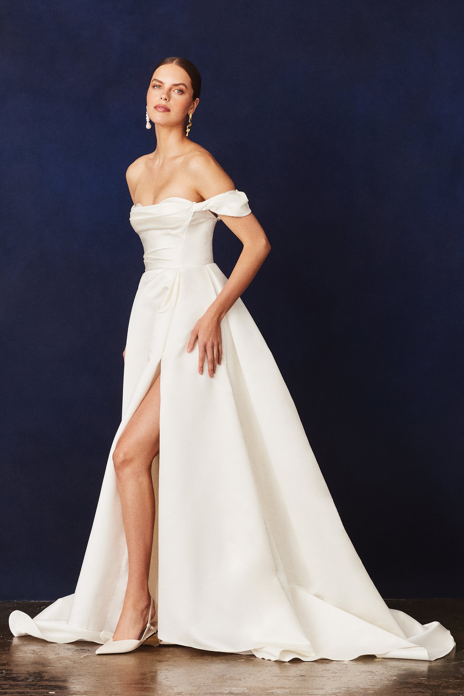 A Simple & Elegant Savannah Miller Wedding Dress for a Modern Glasgow City  Centre Wedding